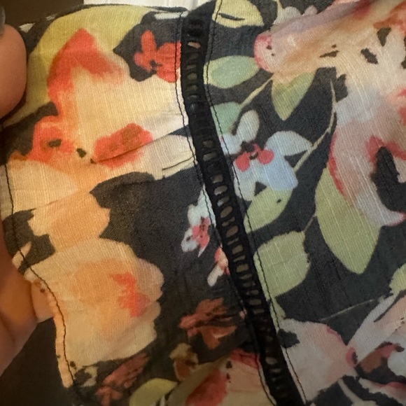 Lauren Conrad floral blouse - Picture 5 of 5